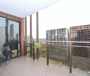 Stylish 1-Bedroom plus study apartment in South Melbourne - Photo 6