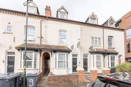 6 bedroom terraced house to rent - Photo 4