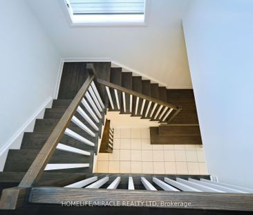 For Lease - 8 Copperhill Heights, Barrie, Ontario - Photo 1