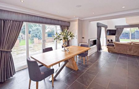 6 bedroom detached house to rent - Photo 5