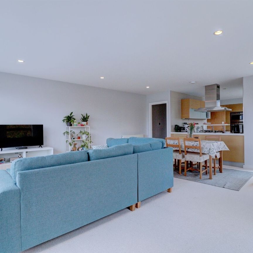 2 bedroom flat to rent - Photo 1