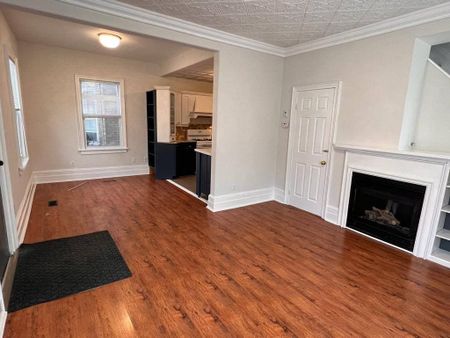 For Lease - 61 Wellington Street Unit# Front, Aurora, Ontario - Photo 3