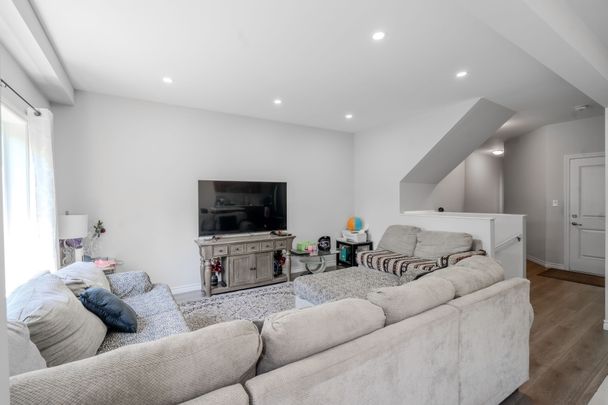 For Lease - 459 Julia Drive, Welland, Ontario - Photo 1