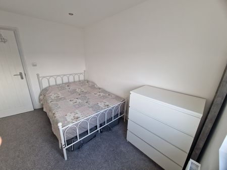 Room in a Shared House, Prestbury Road, E7 - Photo 3