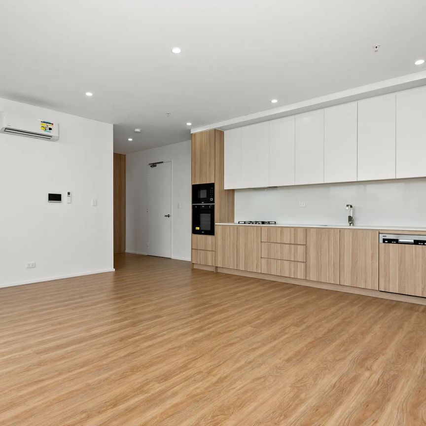 Welcome to "KOI Apartments" Northmead - Photo 1