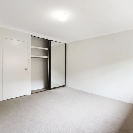 NEWLY RENOVATED TWO BEDROOM TOWNHOUSE - Photo 5