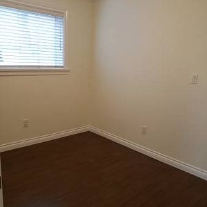 1 Bedroom Suite - Excellent Location! - Photo 2