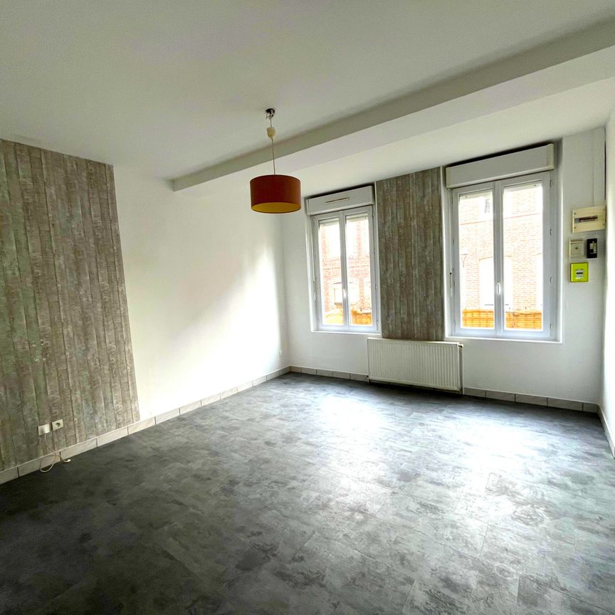 Location Appartement 3 pièces 53m² CAUDEBEC LES ELBEUF 76320 - Photo 1