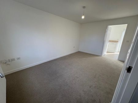 3 bedroom semi-detached house to rent - Photo 5