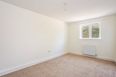 3 bedroom detached house to rent - Photo 2