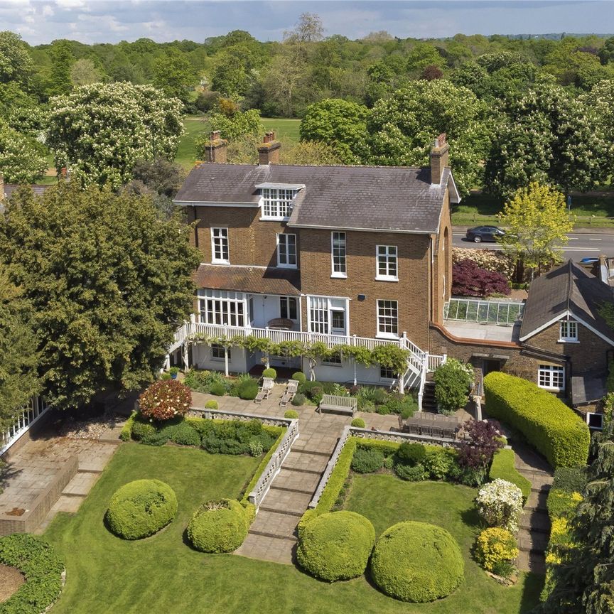 Hampton Court Road, East Molesey, KT8 - Photo 1