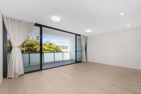 Spacious Two Bedroom + Study - Photo 3