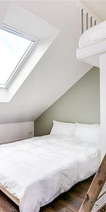 2 bedroom in Chiswick - Photo 3