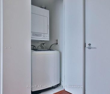 110 Charles Street East condo — Toronto, ON (2-Bedroom) - 2 Bedroom - Photo 1