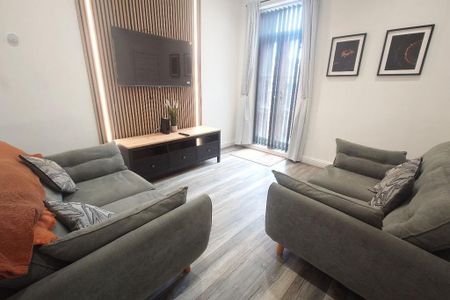 4 bedroom terraced house to rent - Photo 2