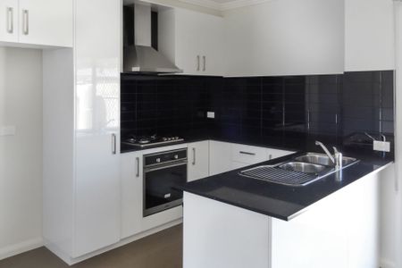 29B Specimen Hill Road, Golden Square - Photo 2