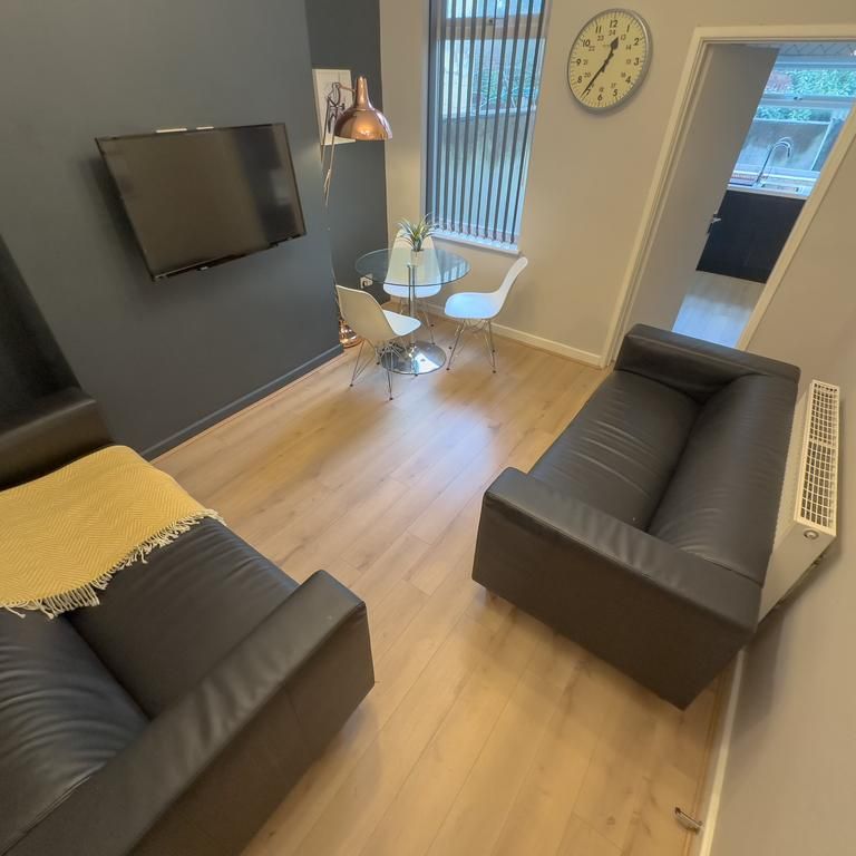 3 bedroom terraced house to rent - Photo 1