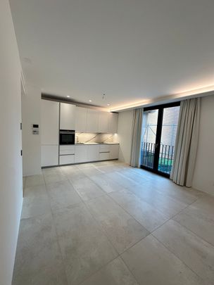 MODERNO ED ELEGANTE APPARTAMENTO - Photo 1