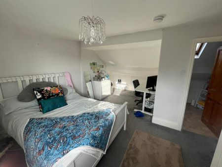 31 York Road - Brand New Carpets & Furniture throughout & NEW PRICELoughborough - Photo 2