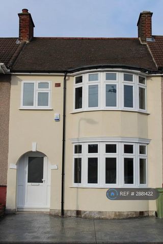 1 bedroom in a house share to rent - Photo 4