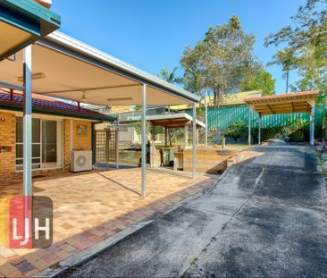 AIR CONDITIONED THREE BEDROOM HOME IN GREAT LOCATION! - Photo 6