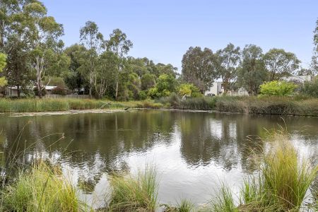 Elevated Elegance on the Edge of Mount Majura - Photo 4