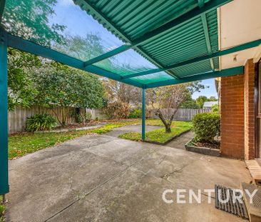 Spacious Family Home Zoned for Highvale Secondary College - Photo 3