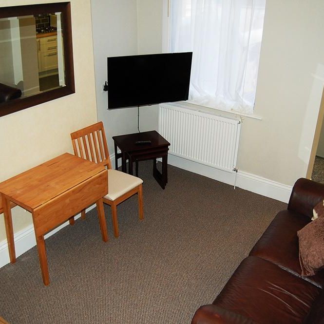 4 bedroom terraced house to rent - Photo 1
