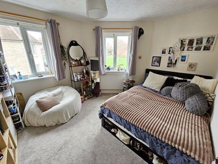 3 bedroom semi-detached house to rent - Photo 2