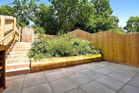 Fieldfare Crescent, Exmouth, Devon, EX8 - Photo 3