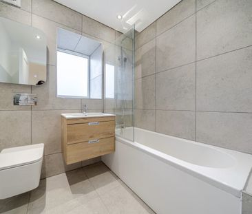 1 Bed Flat, West Hill, CR2 - Photo 5