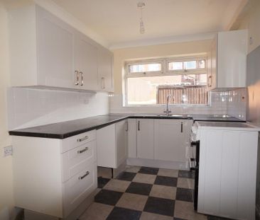 2 bedroom terraced house to rent - Photo 4