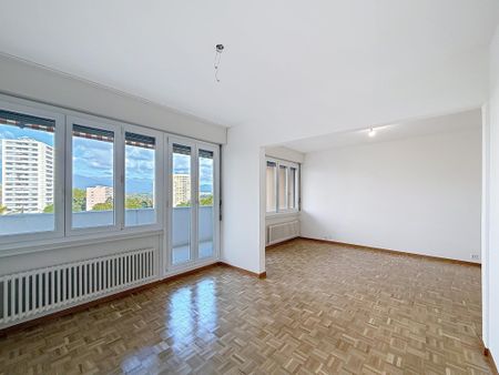Très joli 5 pièces au 5ème, rafraichi, avec balcons - Photo 2