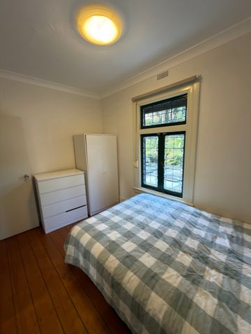 Redfern - Photo 3