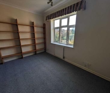 3 bedroom apartment to rent - Photo 4