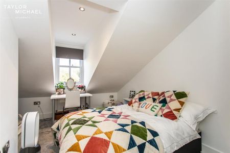 4 bedroom terraced house to rent - Photo 3