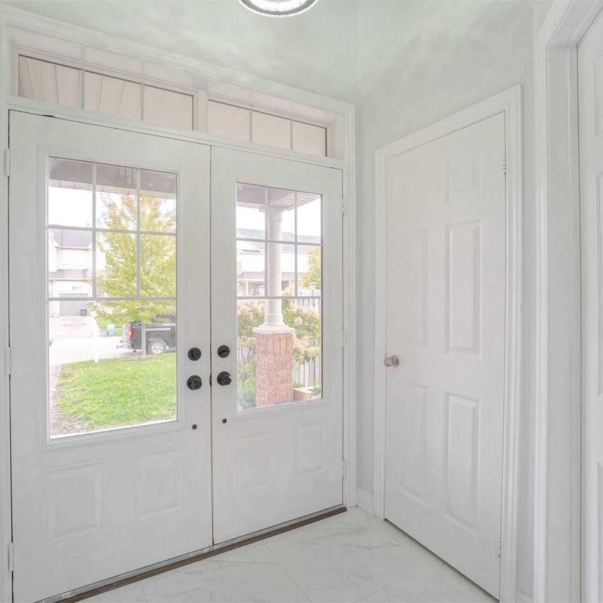 For Lease - 87 Pearcey Crescent, Barrie, Ontario - Photo 1