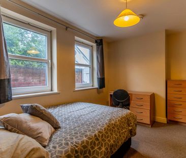 Ground Floor Flat, Park Farm House, 103 Haxby Road - Photo 2