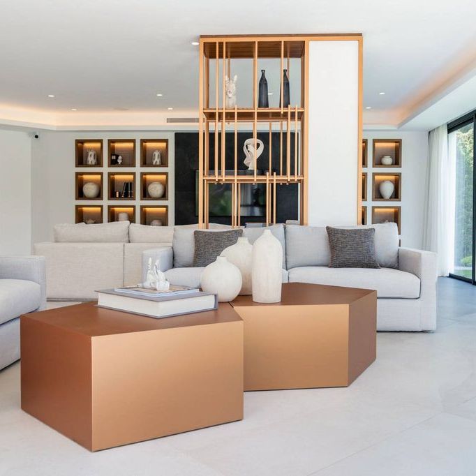 6 bedroom luxury Villa for rent in Nueva Andalucia, Spain - Photo 1