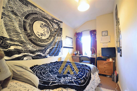 4 bedroom end of terrace house to rent - Photo 3