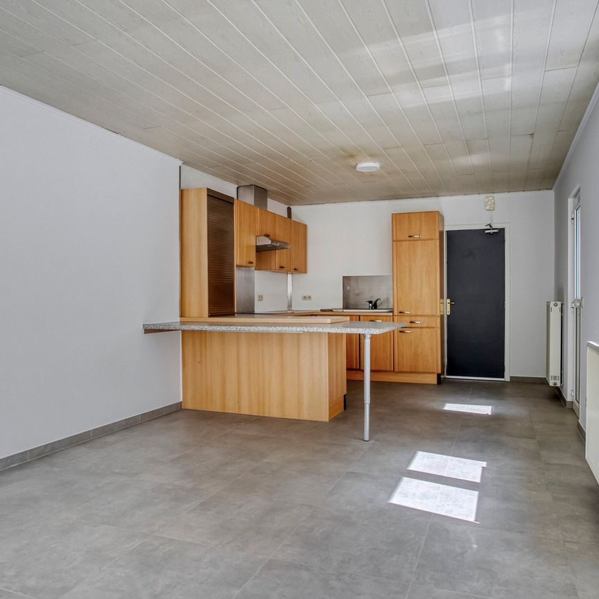 Instapklare woning met 3 SLKS, garage én grote zonnige tuin! - Photo 1