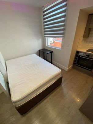 Studio to rent - Photo 1