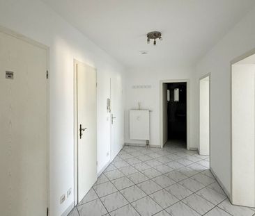 Helle 3,5-Zimmer-Komfortwohnung mit Balkon, Weitblick und Pkw-Stell... - Foto 1