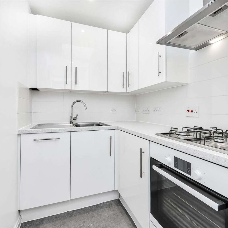 A newly decorated one bedroom flat located in the heart of Marylebone. - Photo 1