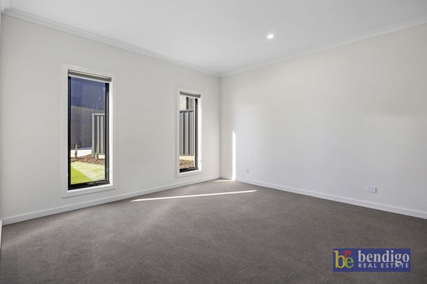 Modern Living in a Prime Kennington Location – One Townhouse Available - Photo 1