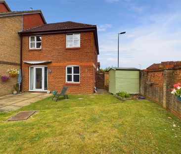 3 bedroom end of terrace house to rent - Photo 3