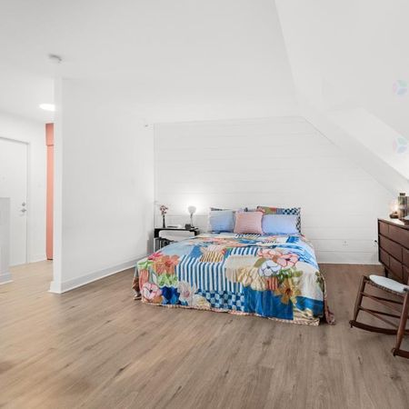 Loft meublé, électricité, internet compris , chat accepté, 6 mois et plus, quartier historique du vieux port de Québec - Photo 3