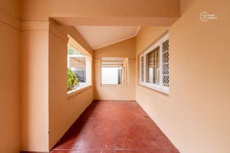 Location Location Location &commat; &dollar;760 Per Week - Photo 3