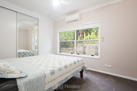 CHARMING TWO BEDROOM HOME WITH SEPARATE STUDIO - Photo 2