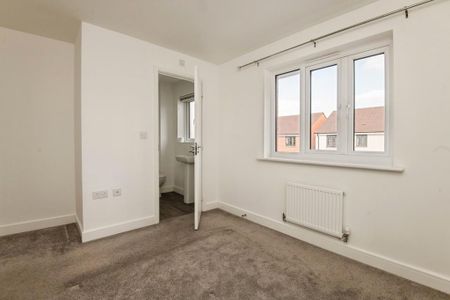 3 bedroom semi-detached house to rent - Photo 3